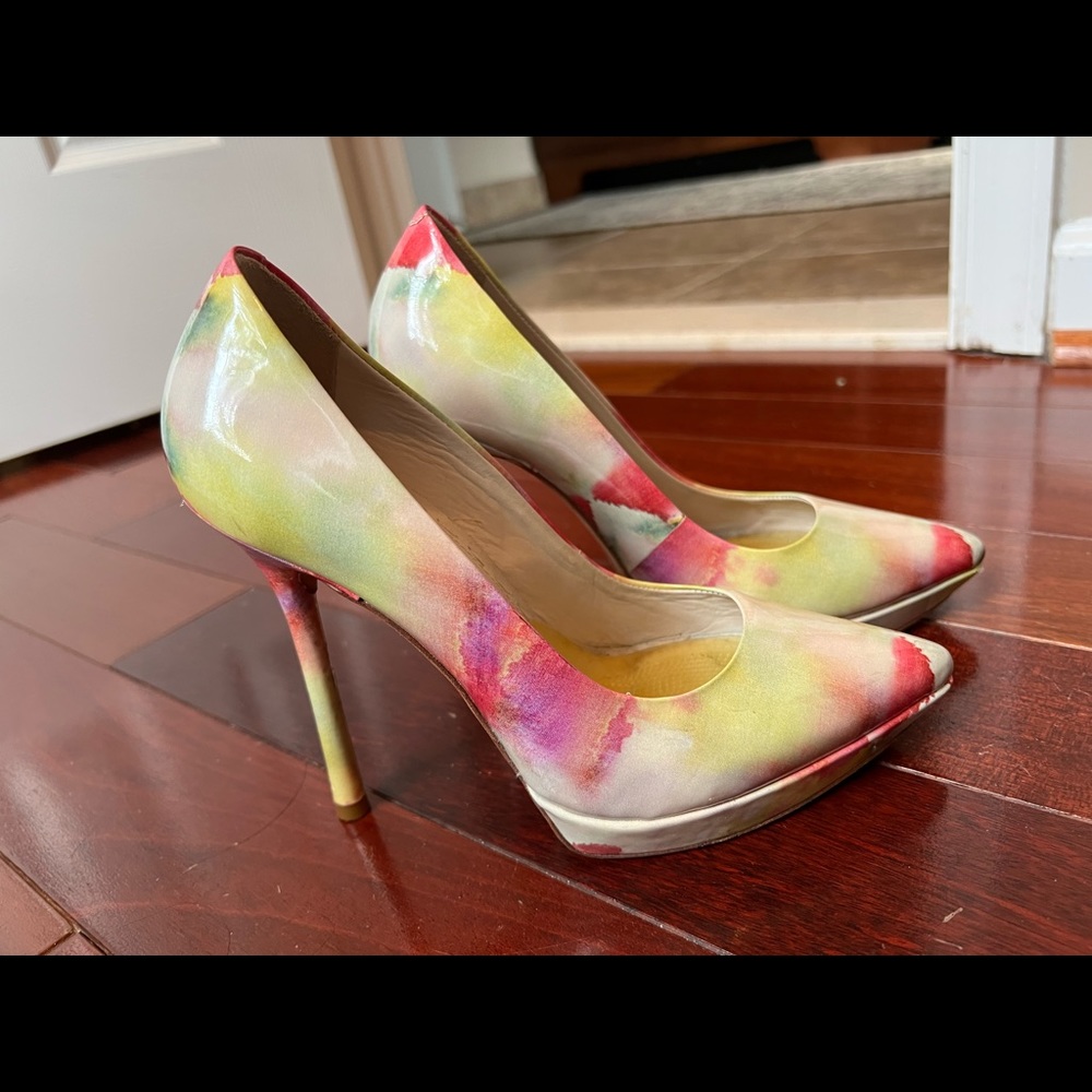 Alice + Olivia Danny platform pump in excellent condition